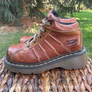 Dr Martens Vintage 90s Chunky Y2K Platform Lace-up Ankle Boot. Size US 5